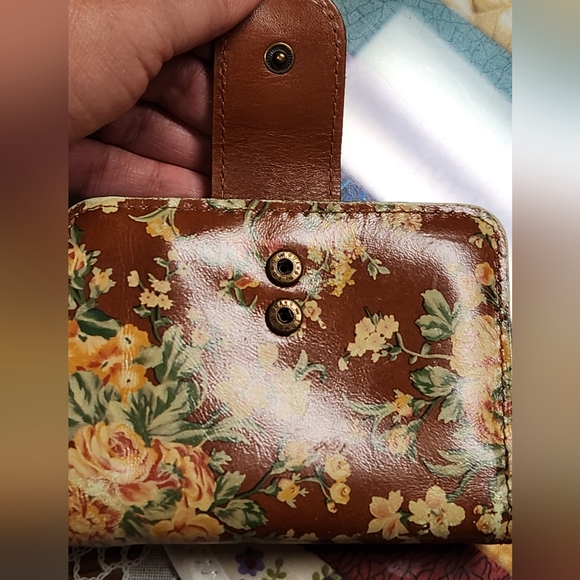 Patricia Nash Wallet - Picture 4 of 11